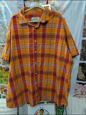 Men's Orange & Red Plaid Short-Sleeve Button-Down Shirt